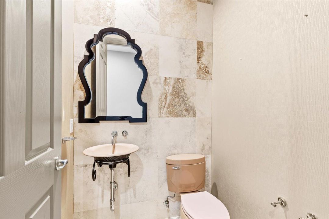 Active With Contract: $865,000 (5 beds, 5 baths, 4098 Square Feet)