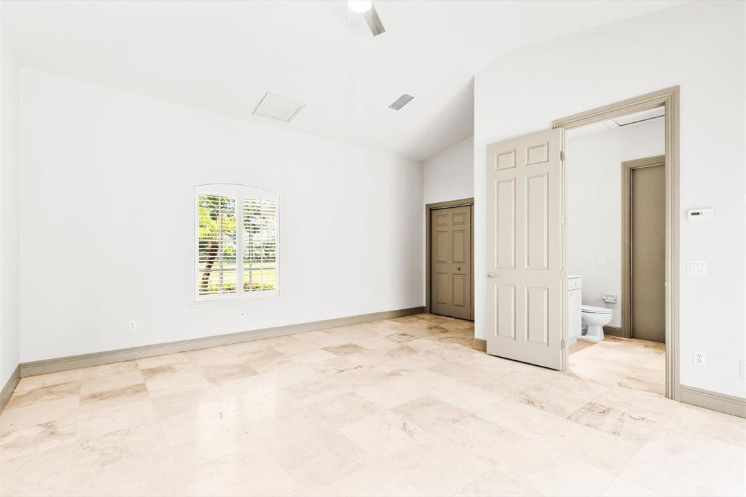 Active With Contract: $865,000 (5 beds, 5 baths, 4098 Square Feet)