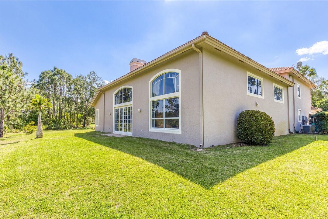 Active With Contract: $865,000 (5 beds, 5 baths, 4098 Square Feet)