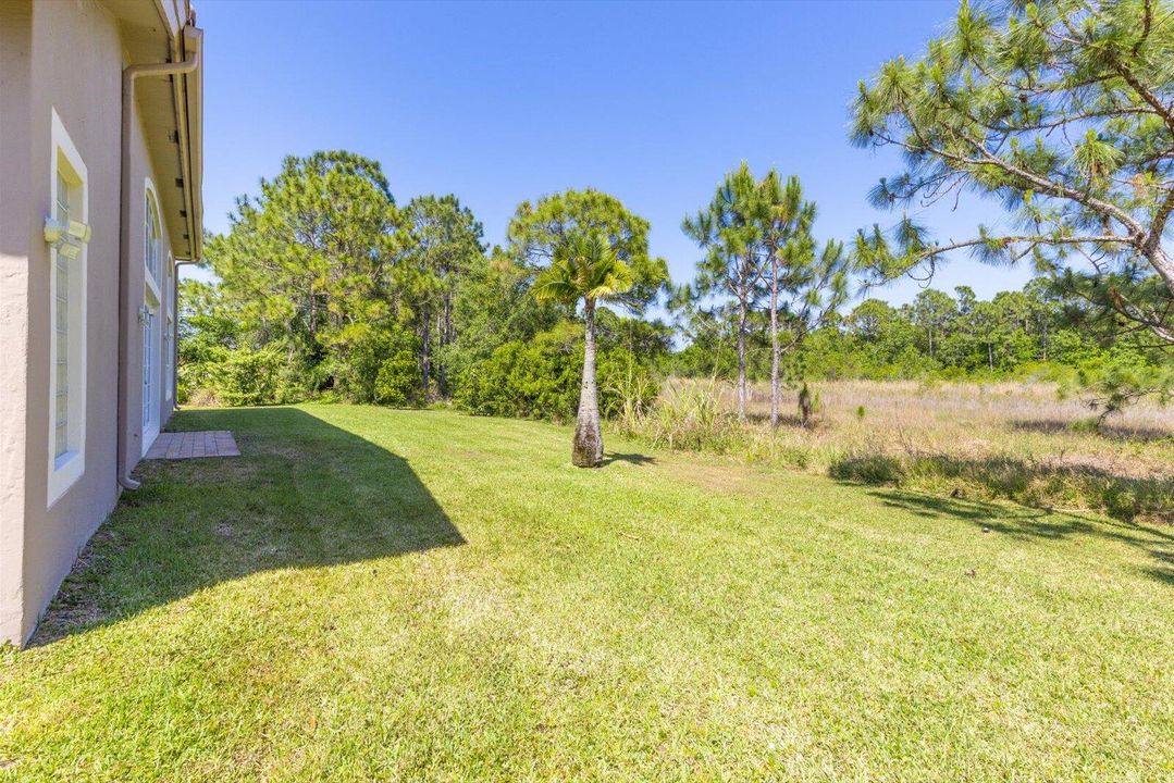 Active With Contract: $865,000 (5 beds, 5 baths, 4098 Square Feet)