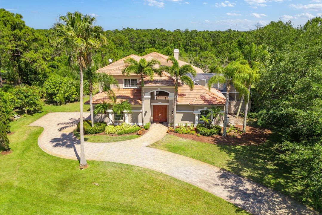 Active With Contract: $865,000 (5 beds, 5 baths, 4098 Square Feet)