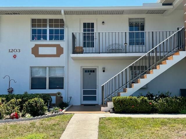 Recently Sold: $124,900 (2 beds, 2 baths, 1186 Square Feet)