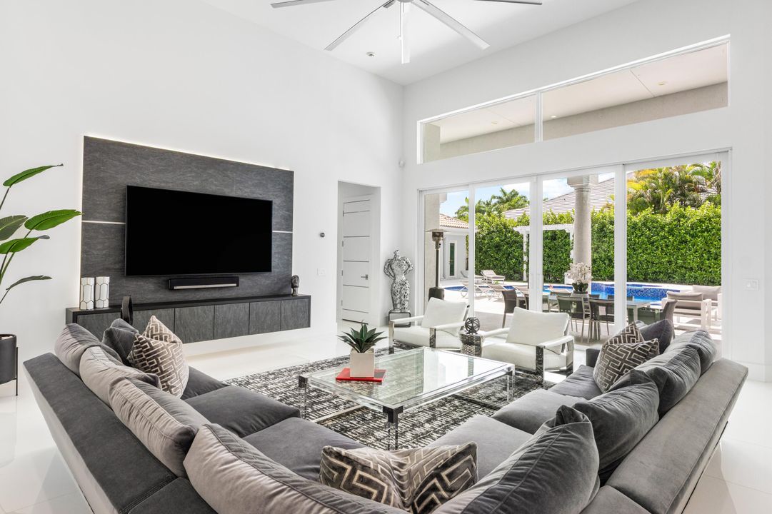 Active With Contract: $3,995,000 (4 beds, 4 baths, 4617 Square Feet)