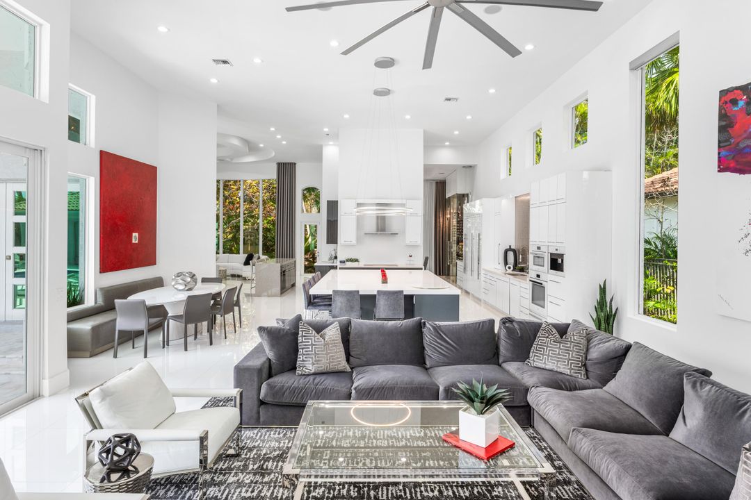 Active With Contract: $3,995,000 (4 beds, 4 baths, 4617 Square Feet)