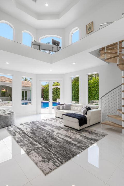 Active With Contract: $3,995,000 (4 beds, 4 baths, 4617 Square Feet)