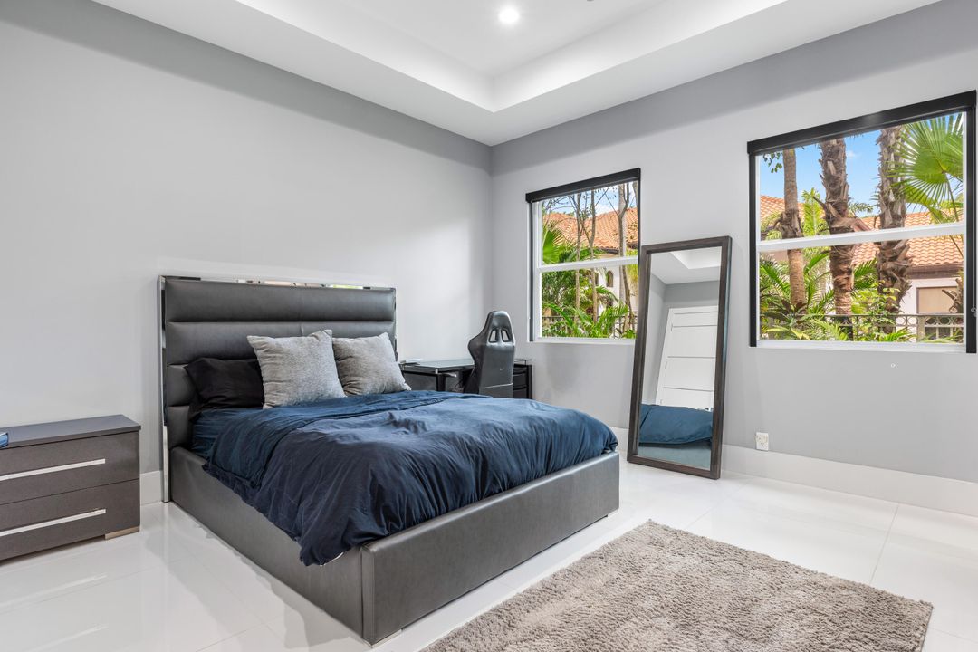 Active With Contract: $3,995,000 (4 beds, 4 baths, 4617 Square Feet)