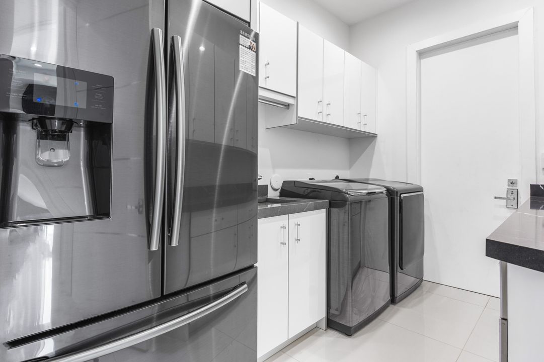 Active With Contract: $3,995,000 (4 beds, 4 baths, 4617 Square Feet)