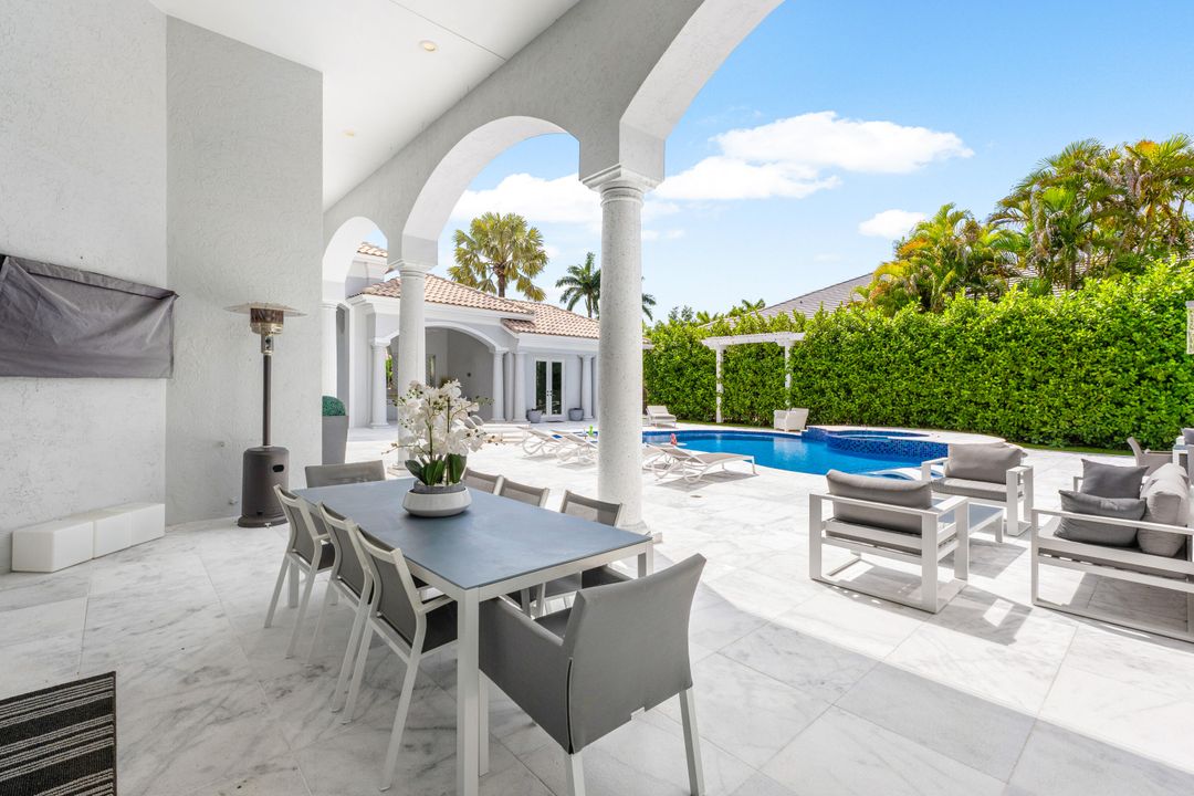 Active With Contract: $3,995,000 (4 beds, 4 baths, 4617 Square Feet)