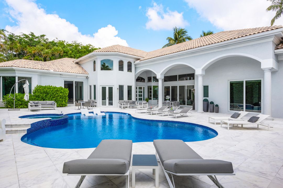 Active With Contract: $3,995,000 (4 beds, 4 baths, 4617 Square Feet)