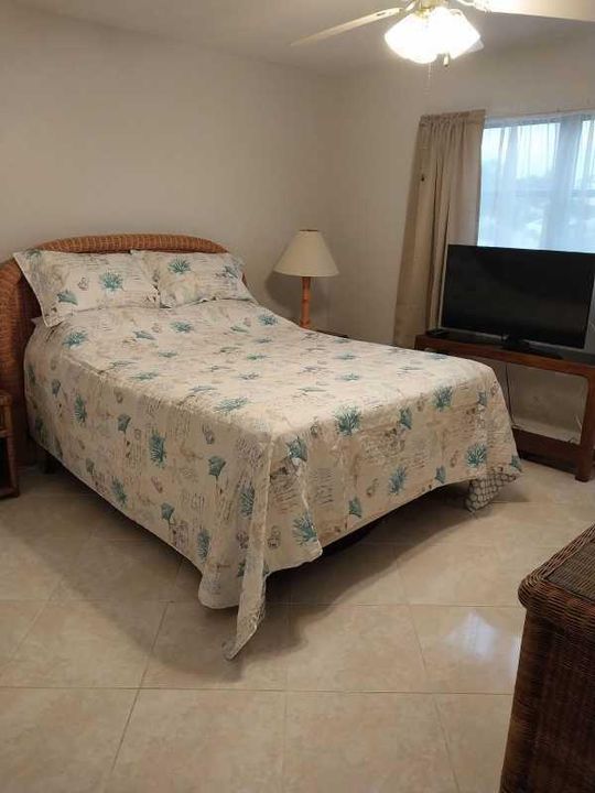 Active With Contract: $2,500 (1 beds, 1 baths, 629 Square Feet)