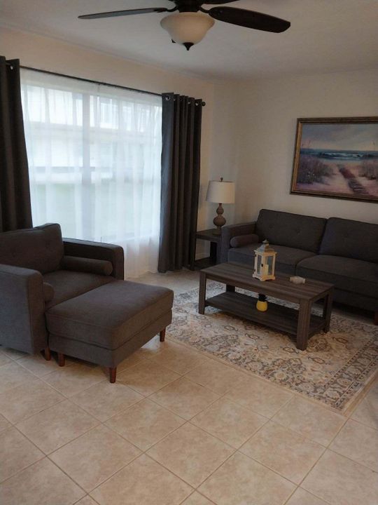 Active With Contract: $2,500 (1 beds, 1 baths, 629 Square Feet)