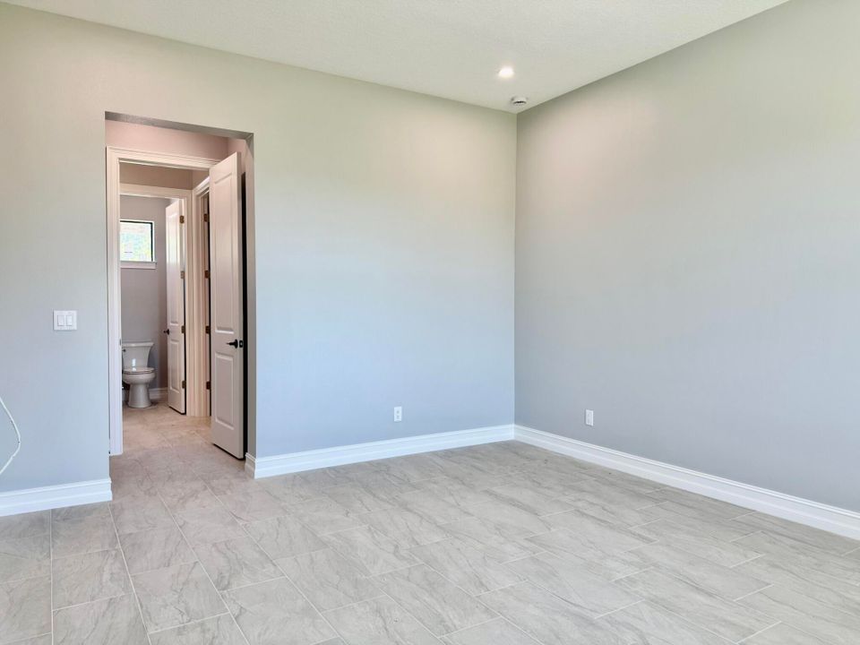 На продажу: $599,000 (4 спален, 2 ванн, 2000 Квадратных фут)