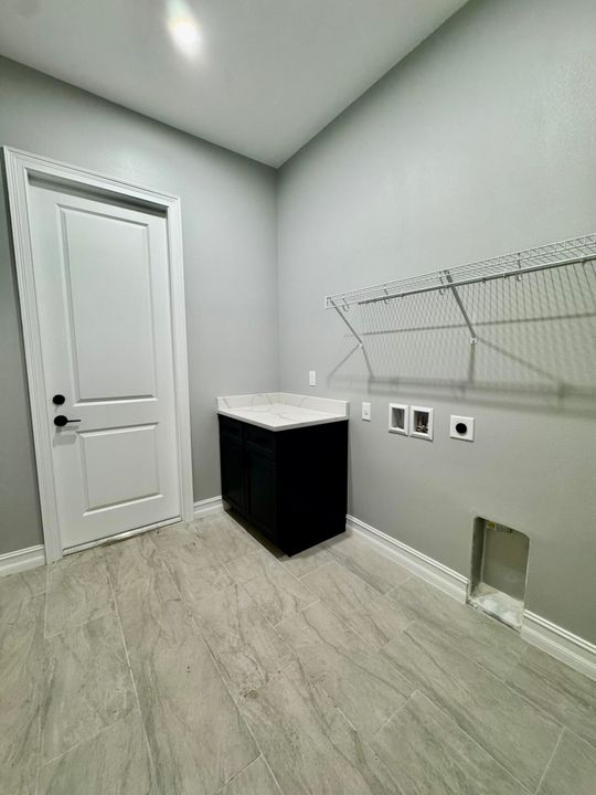 На продажу: $599,000 (4 спален, 2 ванн, 2000 Квадратных фут)