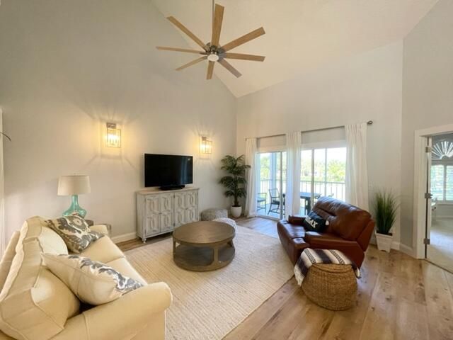 Active With Contract: $6,500 (2 beds, 2 baths, 1346 Square Feet)