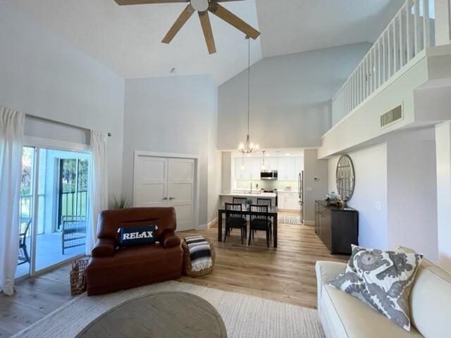Active With Contract: $6,500 (2 beds, 2 baths, 1346 Square Feet)