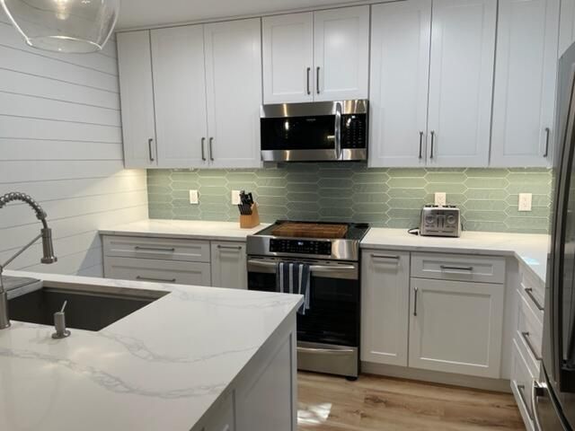 Active With Contract: $6,500 (2 beds, 2 baths, 1346 Square Feet)