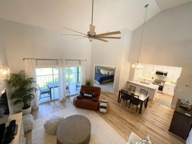 Active With Contract: $6,500 (2 beds, 2 baths, 1346 Square Feet)