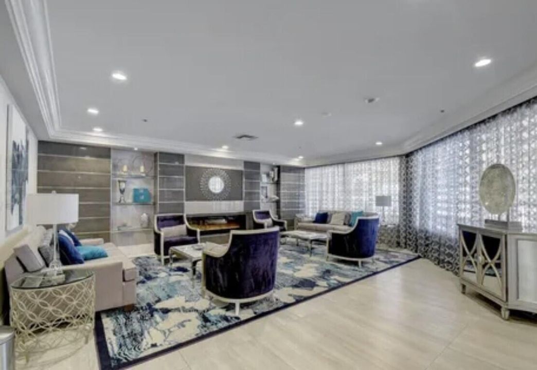 For Sale: $219,900 (2 beds, 2 baths, 1131 Square Feet)