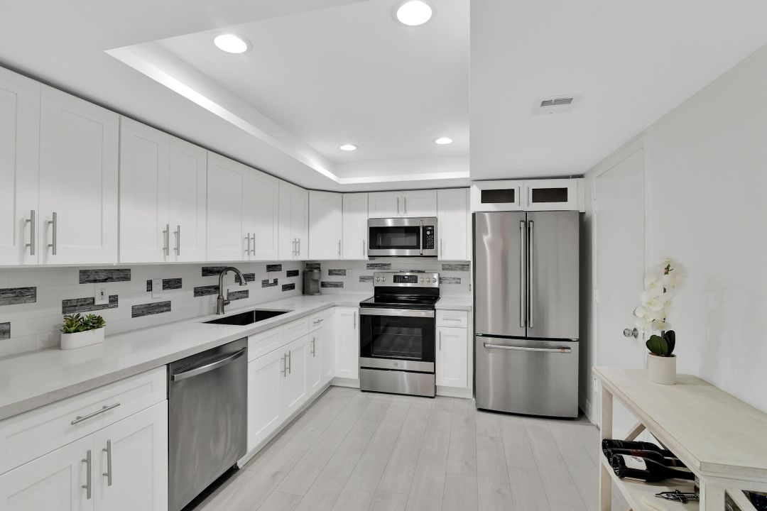 For Sale: $870,000 (1 beds, 1 baths, 1120 Square Feet)