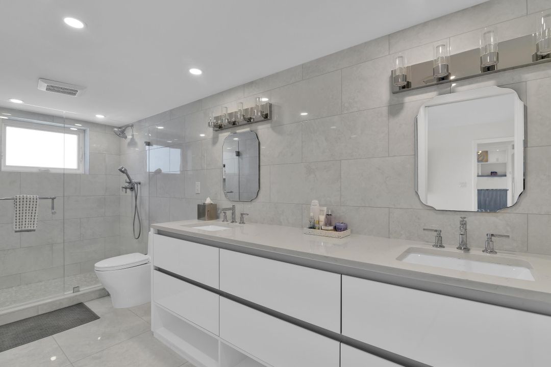 For Sale: $870,000 (1 beds, 1 baths, 1120 Square Feet)