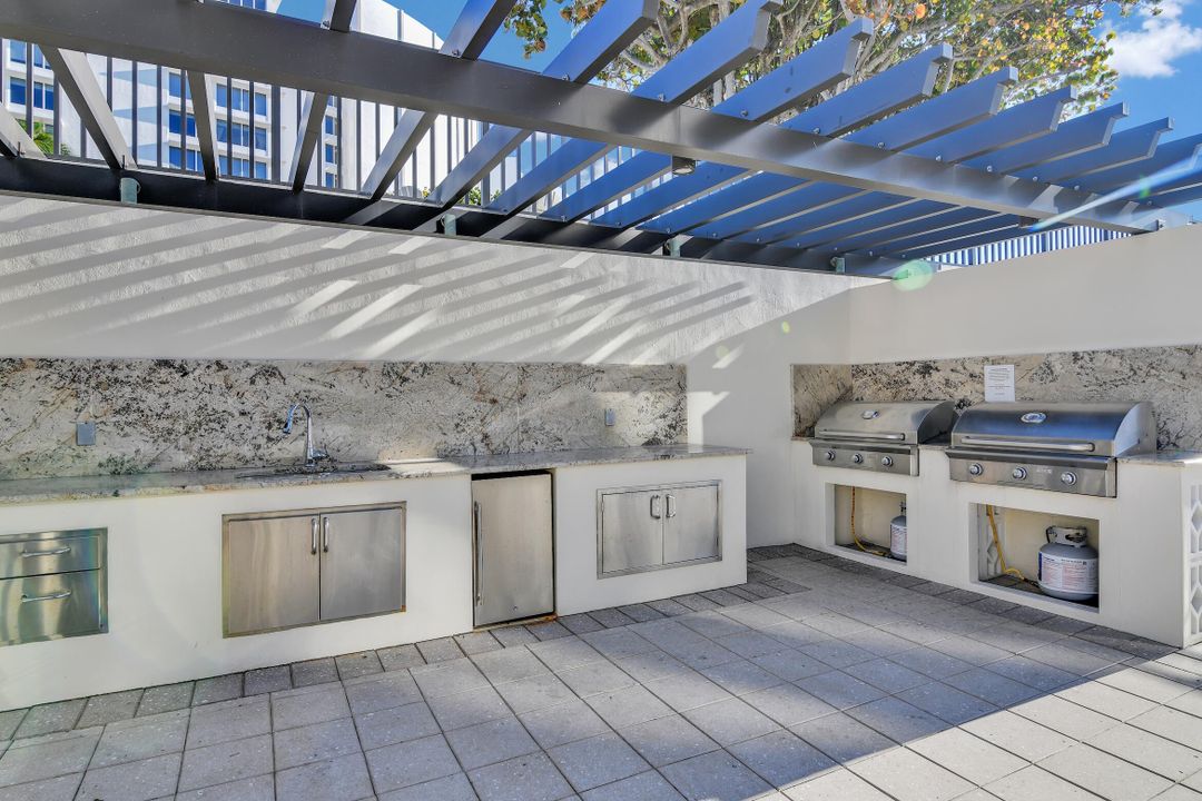 For Sale: $870,000 (1 beds, 1 baths, 1120 Square Feet)