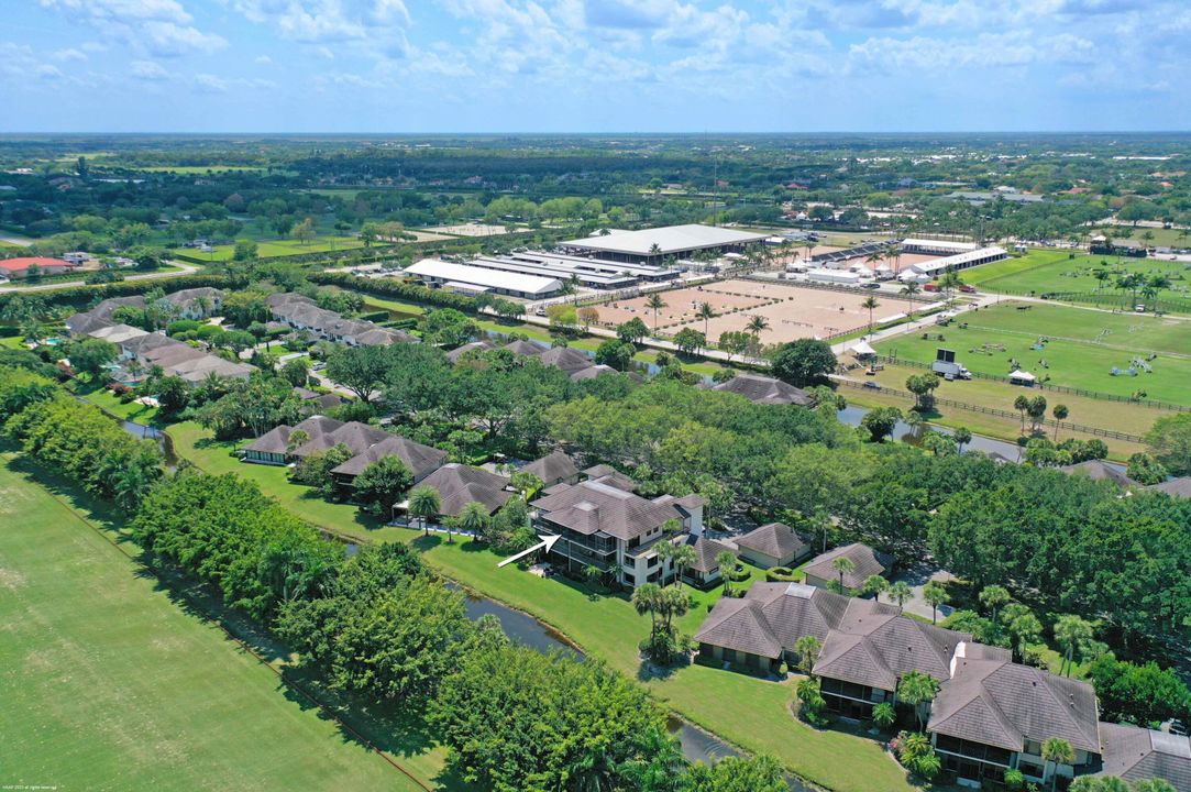 合同活跃: $15,000 (4 贝兹, 4 浴室, 2500 平方英尺)