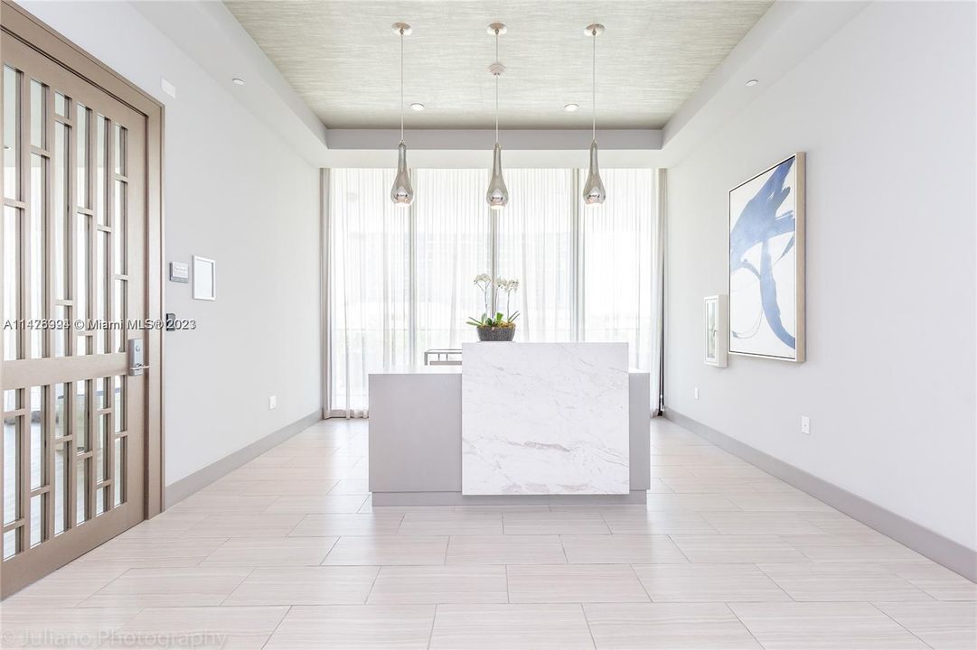 For Sale: $520,000 (2 beds, 2 baths, 960 Square Feet)