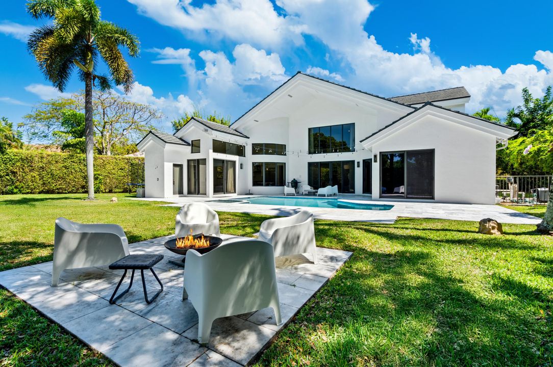 For Sale: $2,350,000 (4 beds, 3 baths, 3904 Square Feet)