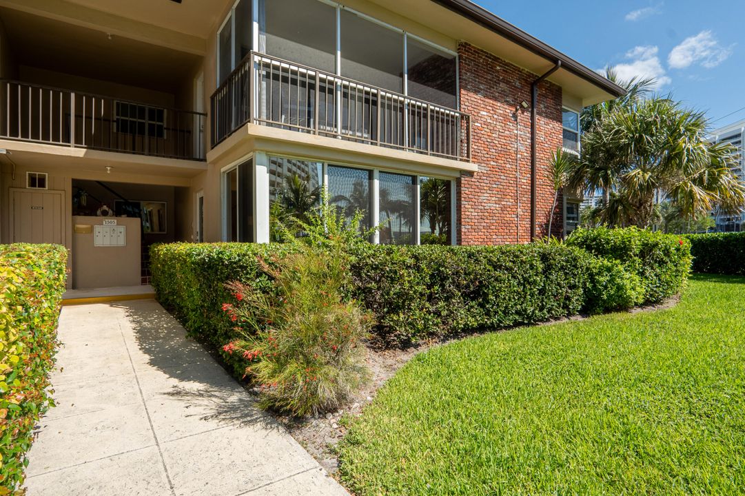 Recently Sold: $379,000 (2 beds, 2 baths, 1015 Square Feet)