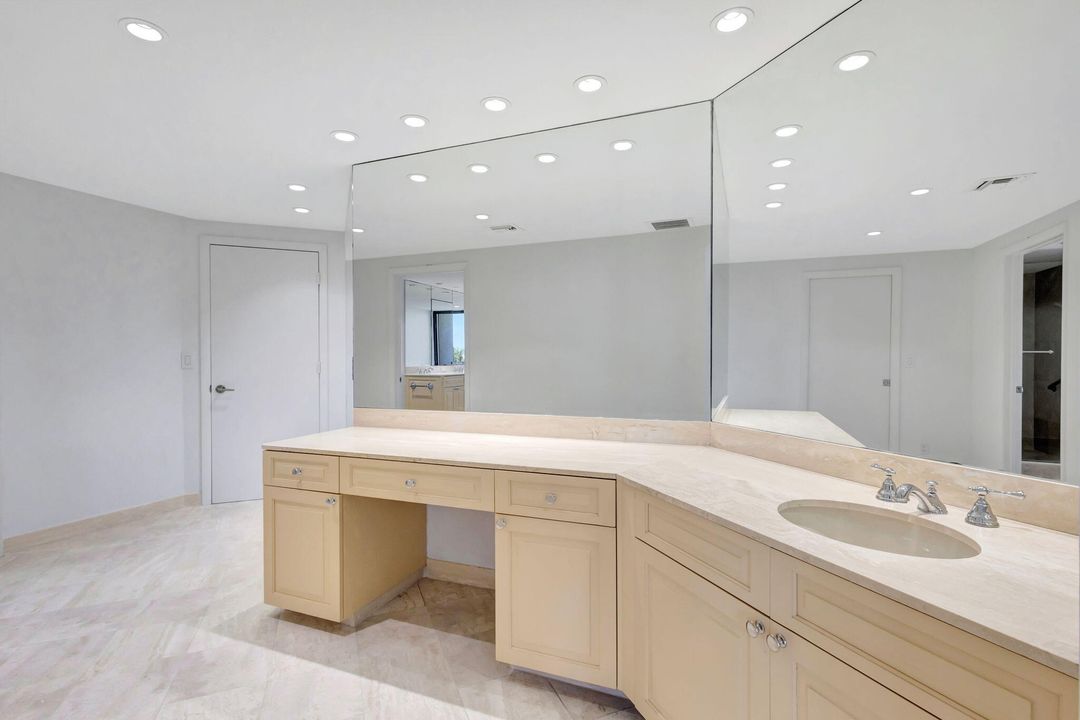 For Sale: $3,450,000 (3 beds, 3 baths, 3280 Square Feet)