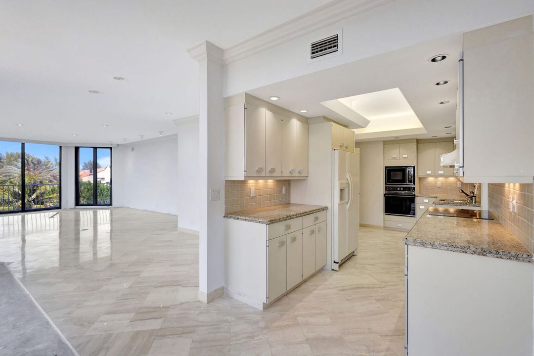 For Sale: $3,450,000 (3 beds, 3 baths, 3280 Square Feet)