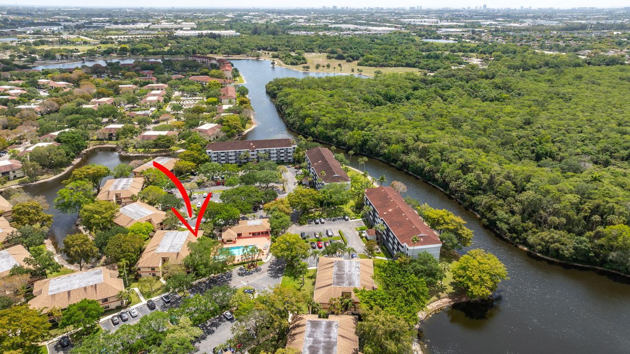 На продажу: $229,900 (2 спален, 2 ванн, 955 Квадратных фут)