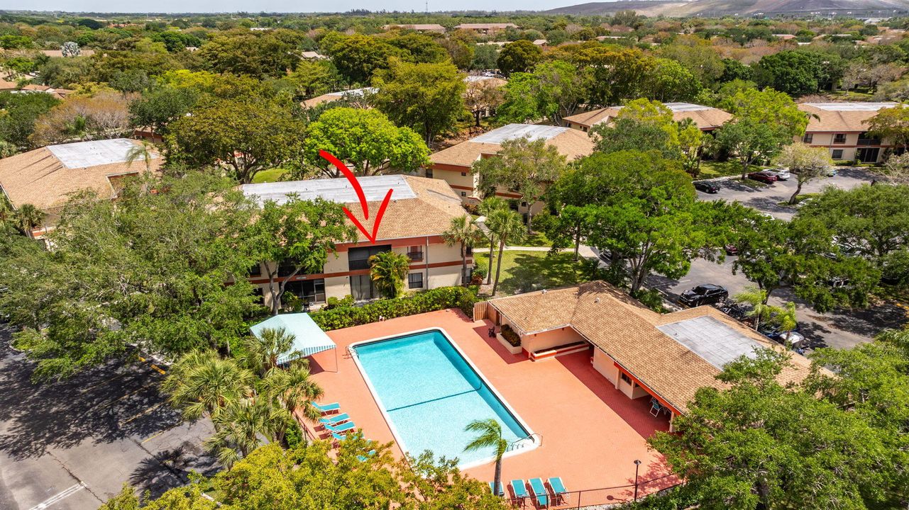 На продажу: $229,900 (2 спален, 2 ванн, 955 Квадратных фут)