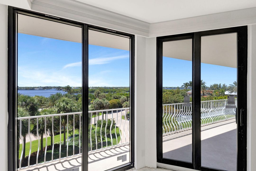 For Sale: $3,450,000 (3 beds, 3 baths, 3280 Square Feet)