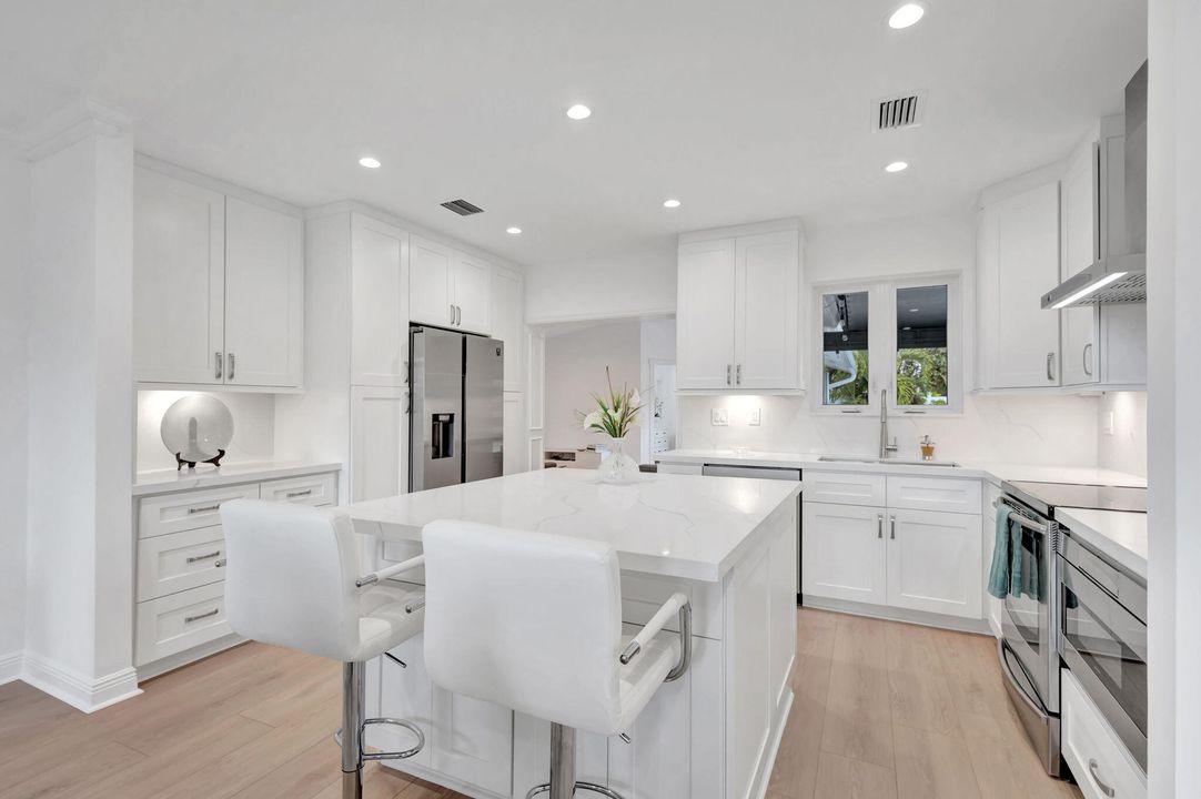 Под контрактом: $1,550,000 (4 спален, 4 ванн, 1896 Квадратных фут)