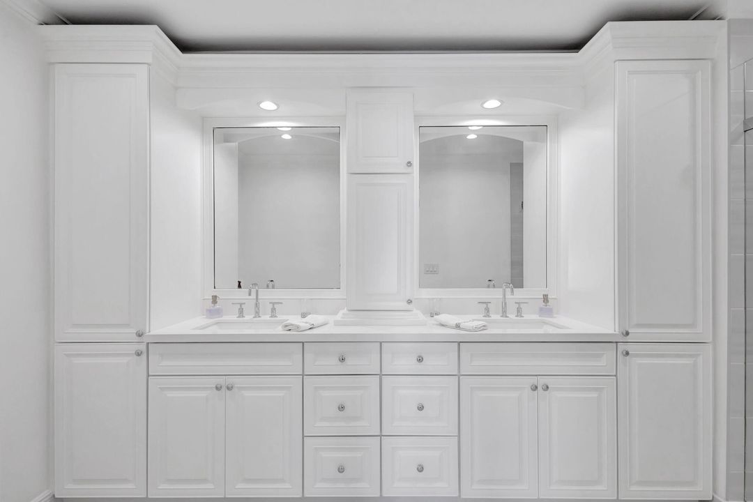 Под контрактом: $1,550,000 (4 спален, 4 ванн, 1896 Квадратных фут)