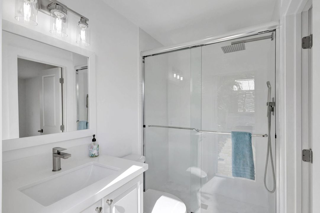 Под контрактом: $1,550,000 (4 спален, 4 ванн, 1896 Квадратных фут)