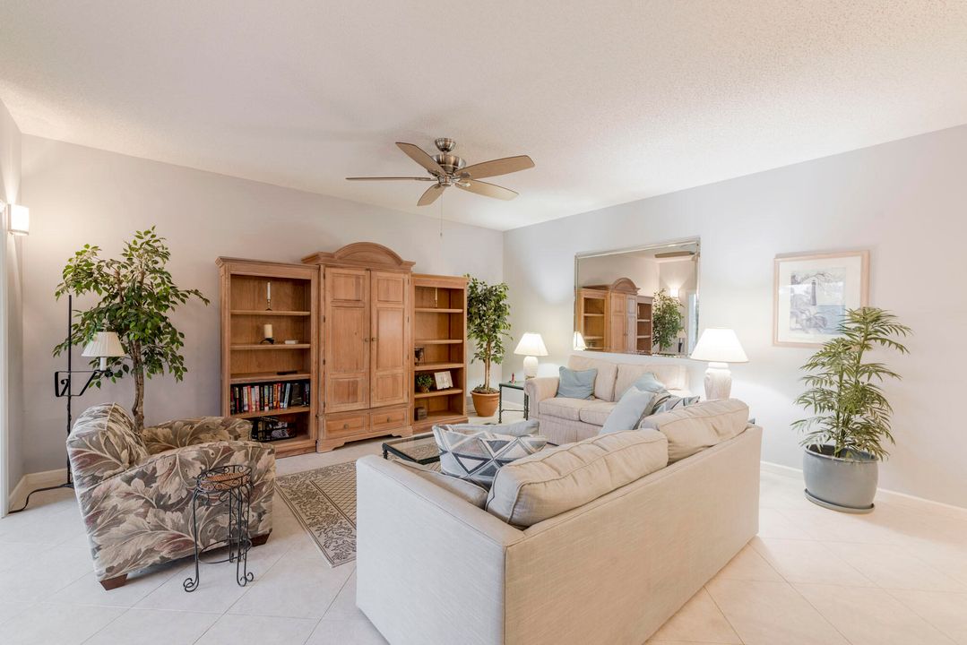 出租: $4,000 (2 贝兹, 2 浴室, 1195 平方英尺)