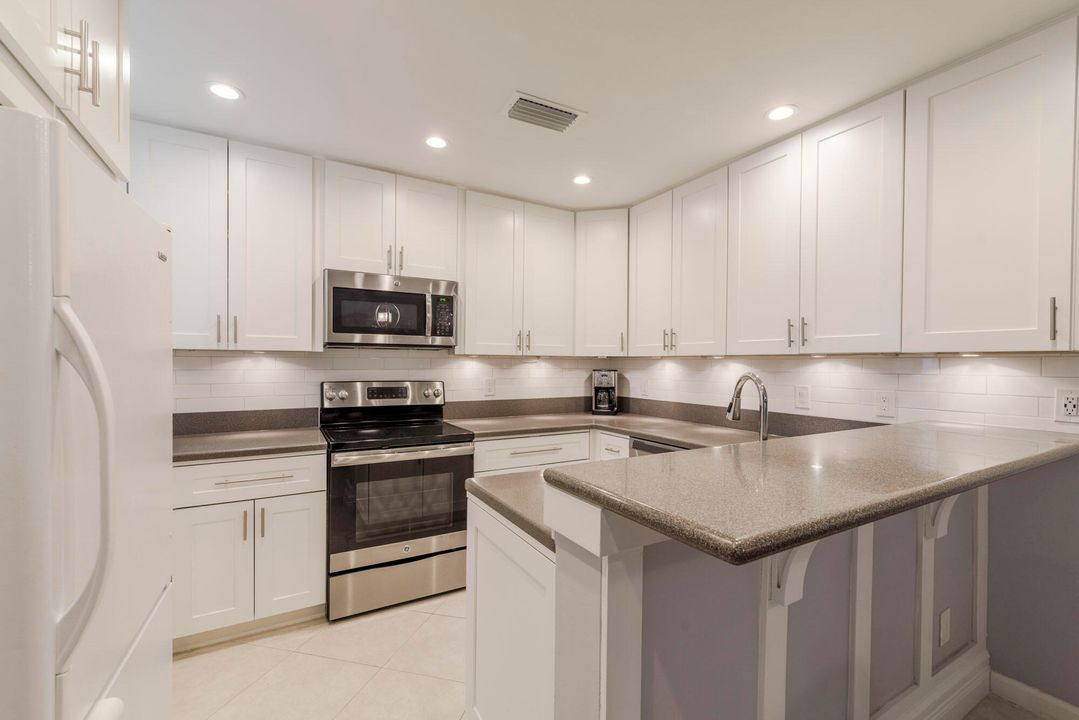 出租: $4,000 (2 贝兹, 2 浴室, 1195 平方英尺)