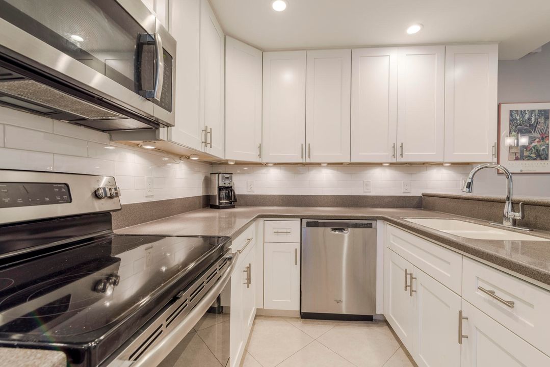 出租: $4,000 (2 贝兹, 2 浴室, 1195 平方英尺)