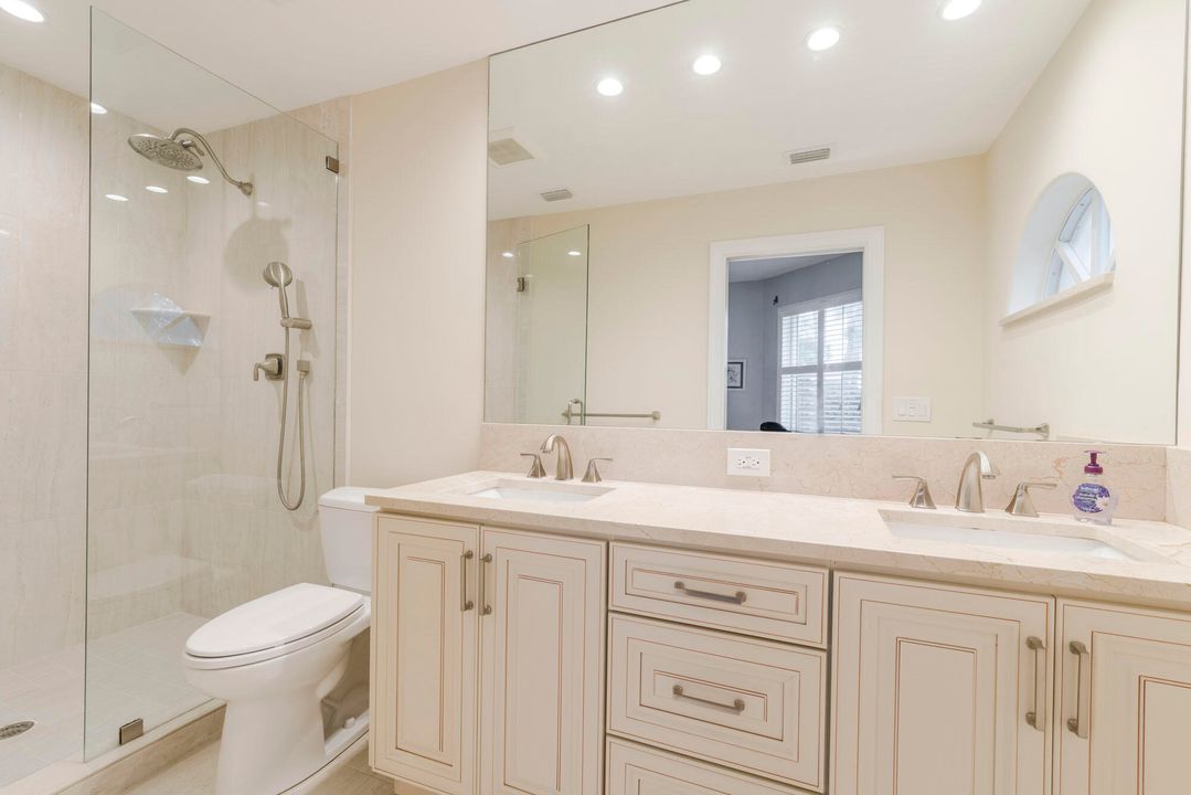 出租: $4,000 (2 贝兹, 2 浴室, 1195 平方英尺)