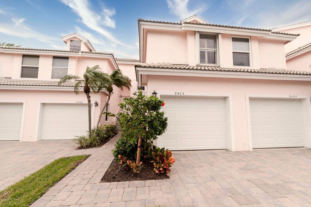 出租: $4,000 (2 贝兹, 2 浴室, 1195 平方英尺)