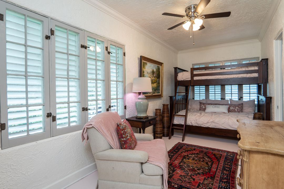 待售: $1,299,000 (4 贝兹, 2 浴室, 2330 平方英尺)