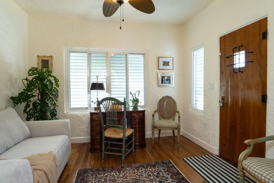 待售: $1,299,000 (4 贝兹, 2 浴室, 2330 平方英尺)