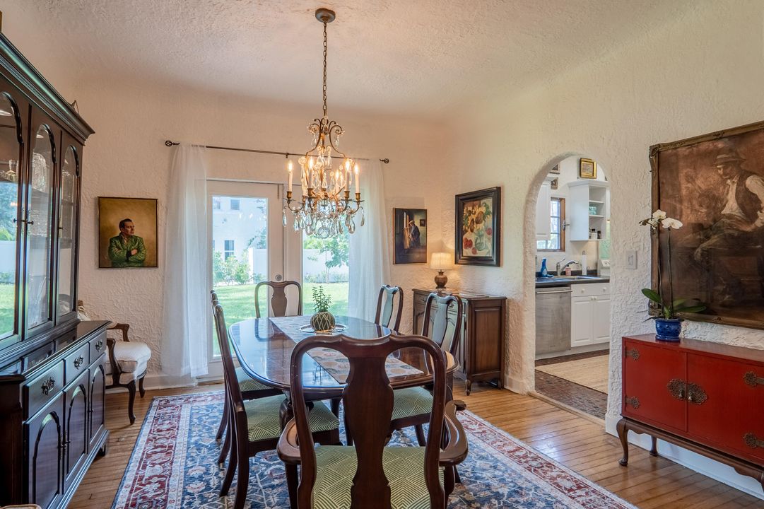 待售: $1,299,000 (4 贝兹, 2 浴室, 2330 平方英尺)