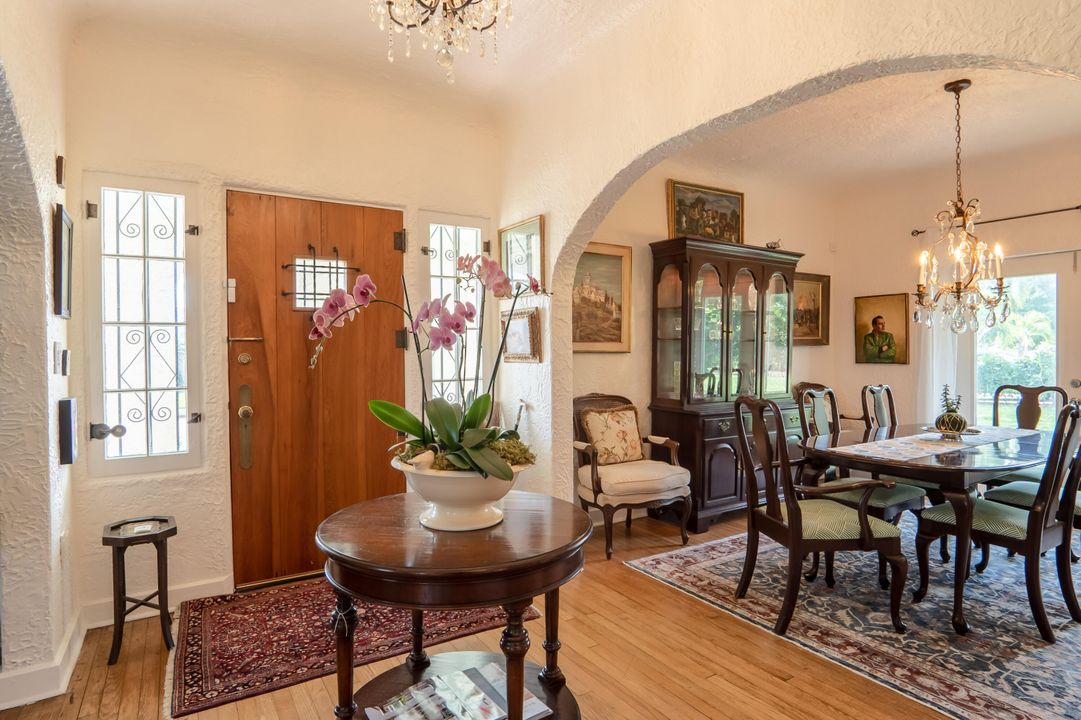 待售: $1,299,000 (4 贝兹, 2 浴室, 2330 平方英尺)