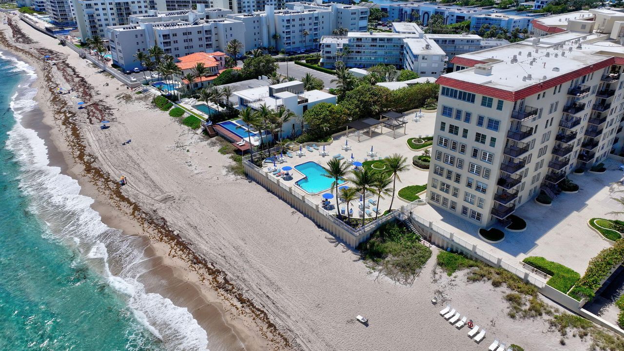 Recently Sold: $359,999 (1 beds, 1 baths, 891 Square Feet)