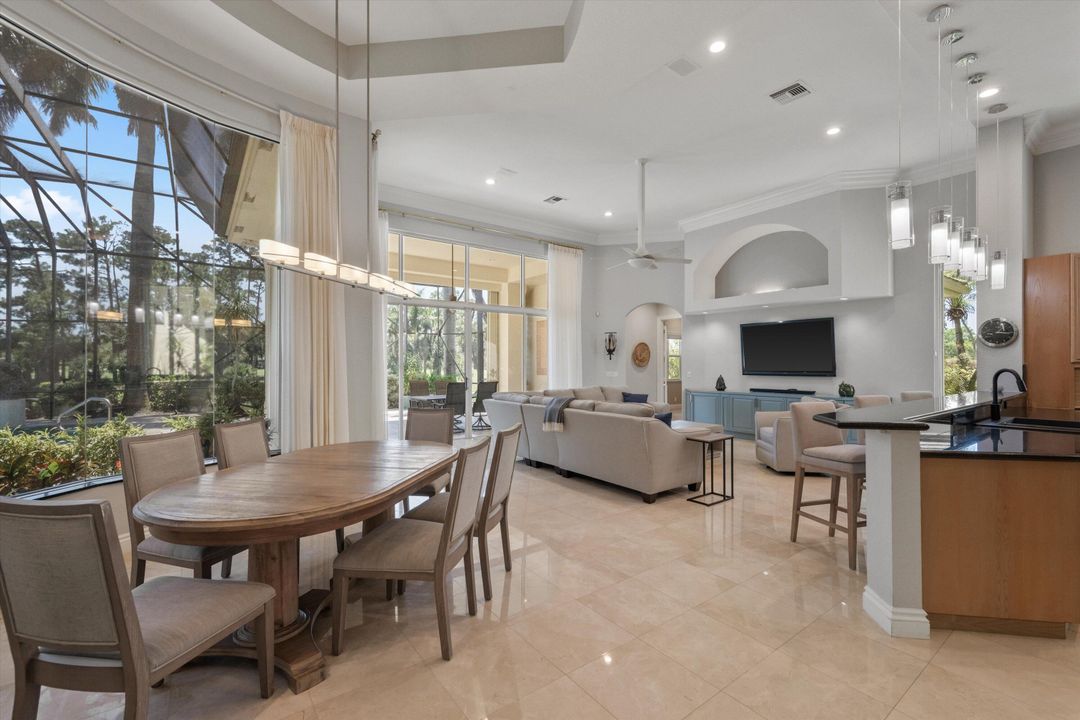 For Sale: $3,190,000 (4 beds, 4 baths, 5612 Square Feet)