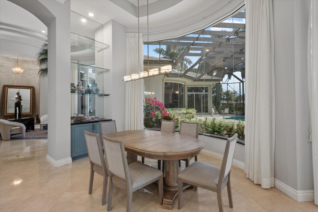 For Sale: $3,190,000 (4 beds, 4 baths, 5612 Square Feet)