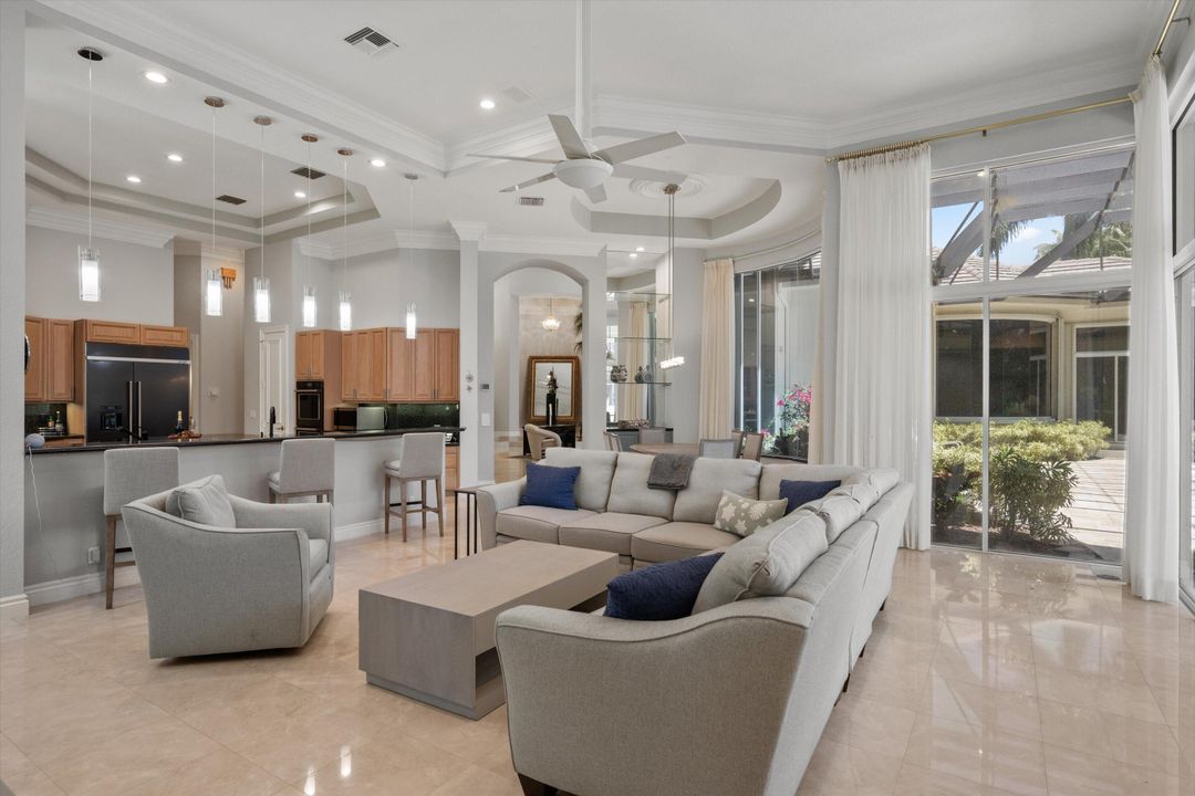 For Sale: $3,190,000 (4 beds, 4 baths, 5612 Square Feet)